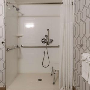 Double Room Roll Shower Mobility Accessible or Non-Smoking